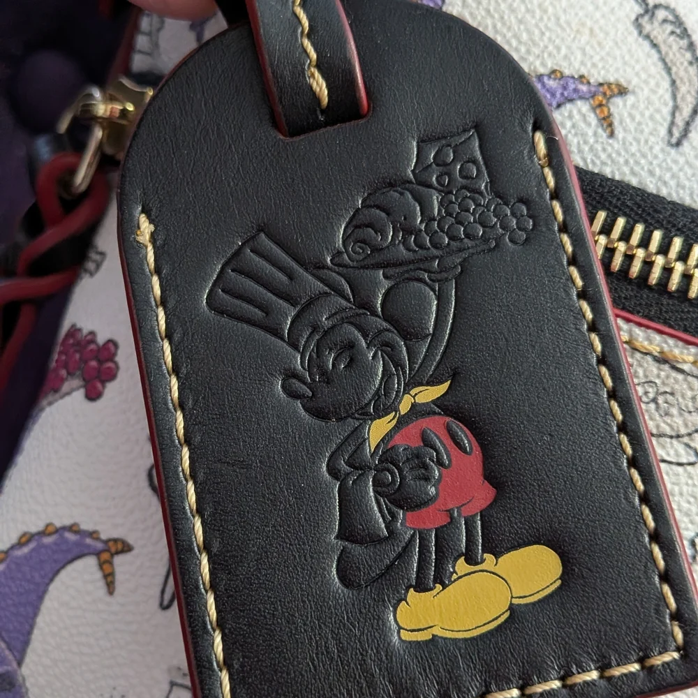 Disney Dooney & Bourke 2018 Food And Wine Festival Disney Shoulder Bag - Picture 3 of 10